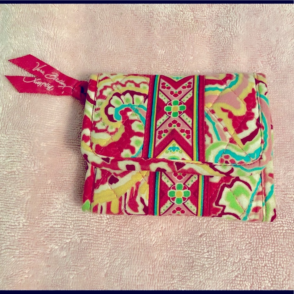 Vera Bradley Tri-Fold Wallet in Capri Melon NWOT